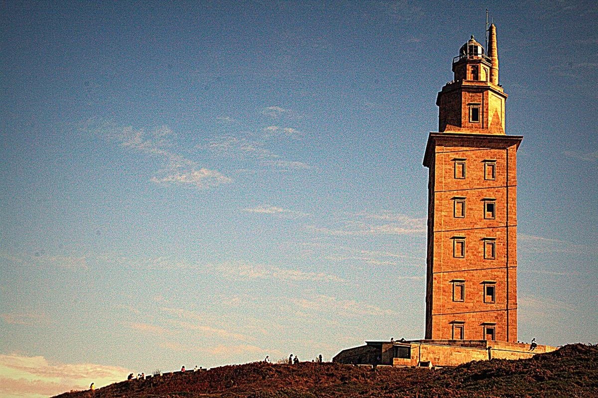 Torre de Hércules al atardecer